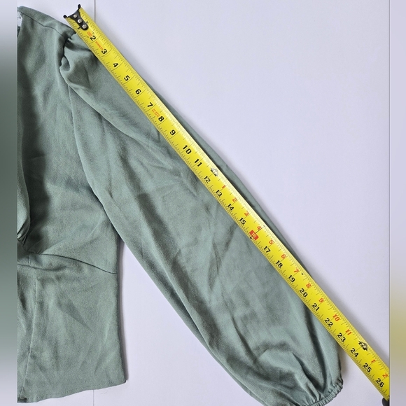 NWOT Mango Green Ruched Blouse with Long Sleeves -Size L - Picture 6 of 7